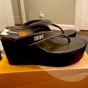 DKNY black sandal platform
